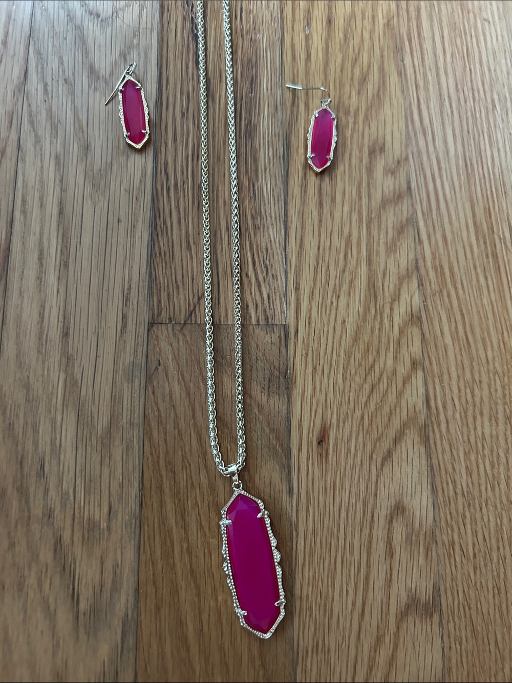 Kendra Scott Gold Necklace & Earrings set w/ Pink Stones